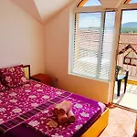 Dream House 2* Carevo