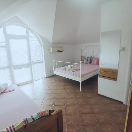 Πανσιόν Dream House Tsarevo