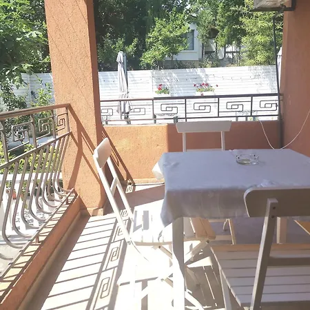 Dream House Πανσιόν