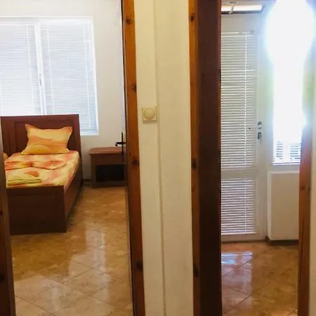 Гостевой дом Dream House 2*